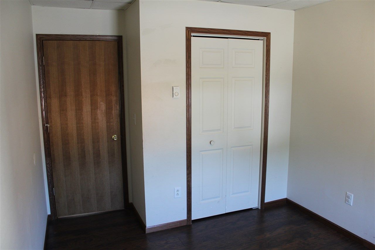 216 S Cherry St, Shell Rock, IA 50670